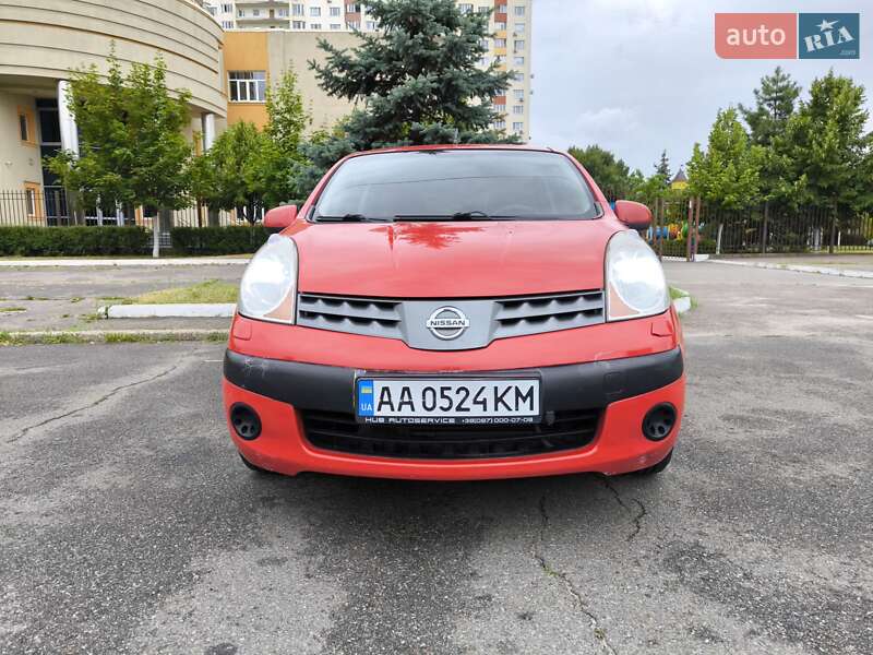 Хэтчбек Nissan Note 2006 в Киеве