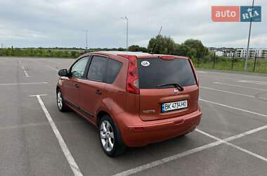 Хэтчбек Nissan Note 2007 в 