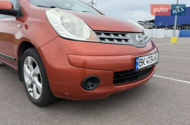 Хэтчбек Nissan Note 2007 в 