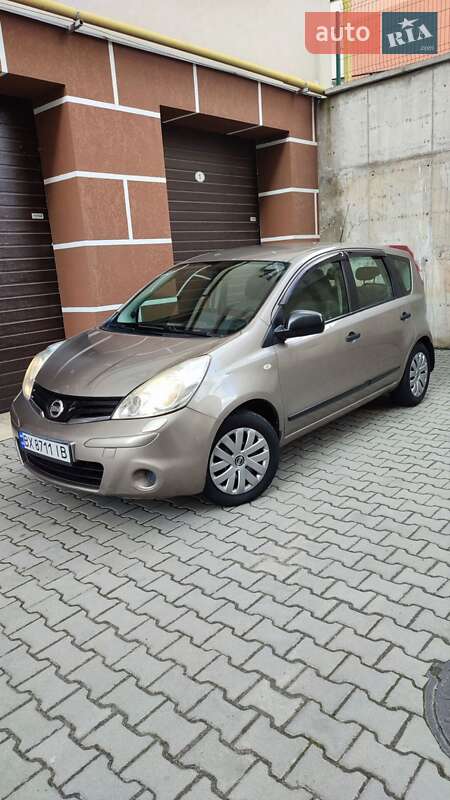 Хэтчбек Nissan Note 2012 в Хмельницком