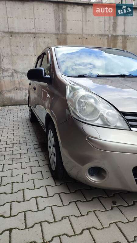 Хэтчбек Nissan Note 2012 в Хмельницком
