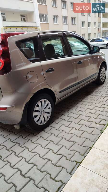Хэтчбек Nissan Note 2012 в Хмельницком