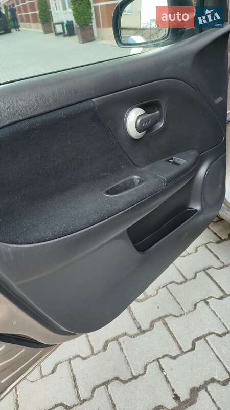 Хэтчбек Nissan Note 2012 в Хмельницком