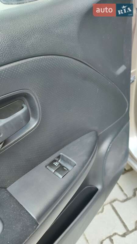 Хэтчбек Nissan Note 2012 в Хмельницком
