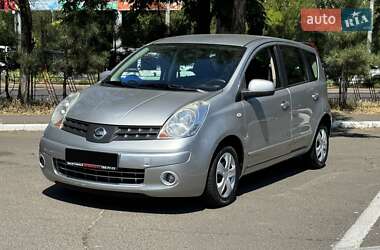 Хэтчбек Nissan Note 2008 в 