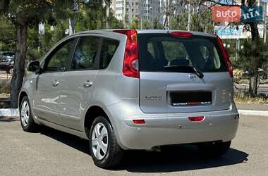 Хэтчбек Nissan Note 2008 в 
