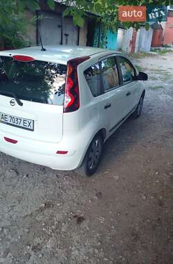 Хэтчбек Nissan Note 2013 в 