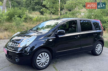 Хэтчбек Nissan Note 2006 в 