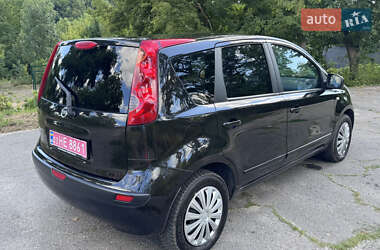 Хэтчбек Nissan Note 2006 в 