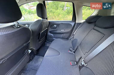 Хэтчбек Nissan Note 2006 в 