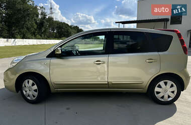 Хэтчбек Nissan Note 2009 в 