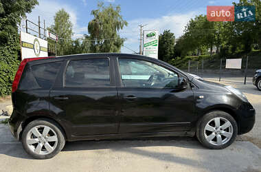 Хэтчбек Nissan Note 2006 в 