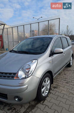 Хетчбек Nissan Note 2008 в Чернівцях