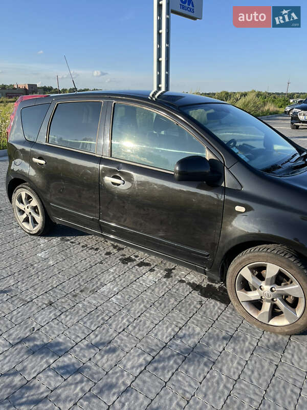 Хетчбек Nissan Note 2011 в Львові