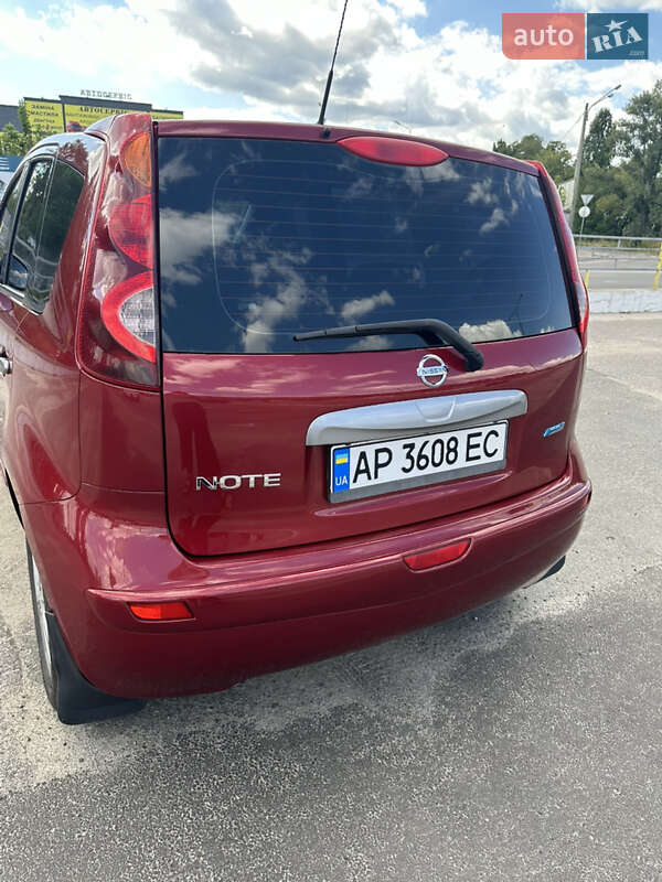 Хэтчбек Nissan Note 2011 в Киеве