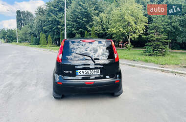 Хэтчбек Nissan Note 2006 в 