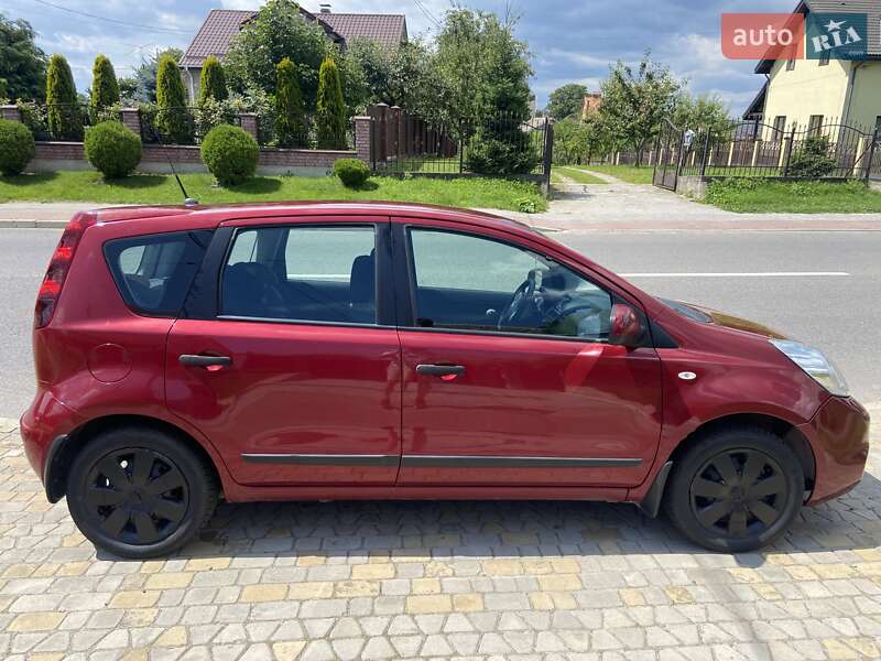 Хэтчбек Nissan Note 2011 в Львове