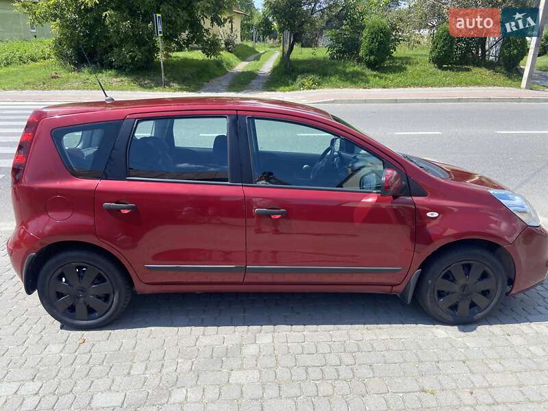 Хэтчбек Nissan Note 2011 в Львове