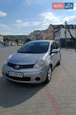 Хэтчбек Nissan Note 2008 в 