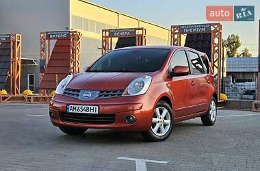 Хэтчбек Nissan Note 2007 в 