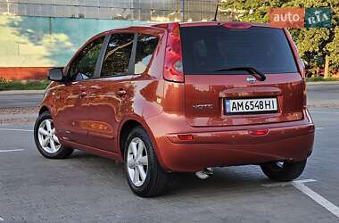Хэтчбек Nissan Note 2007 в 