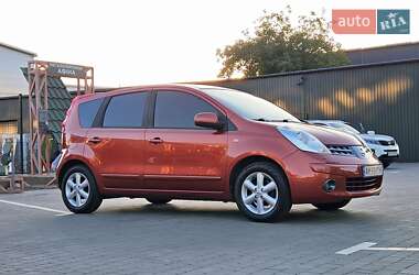 Хэтчбек Nissan Note 2007 в 