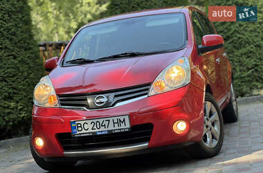Хэтчбек Nissan Note 2011 в 
