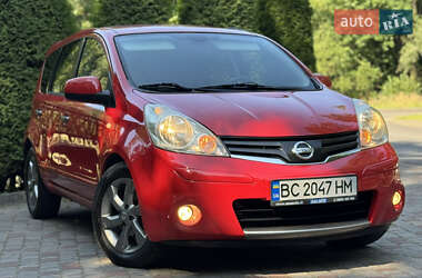 Хэтчбек Nissan Note 2011 в 