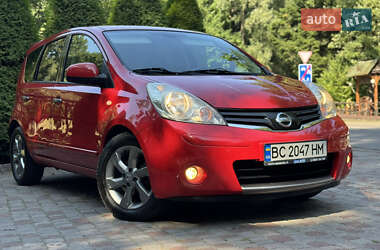 Хэтчбек Nissan Note 2011 в 