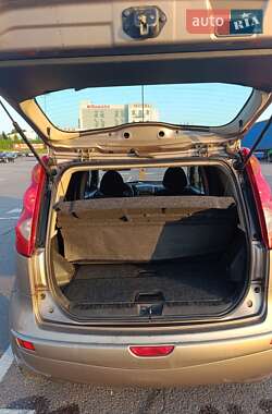 Хэтчбек Nissan Note 2008 в 