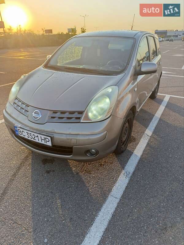 Хэтчбек Nissan Note 2008 в Львове