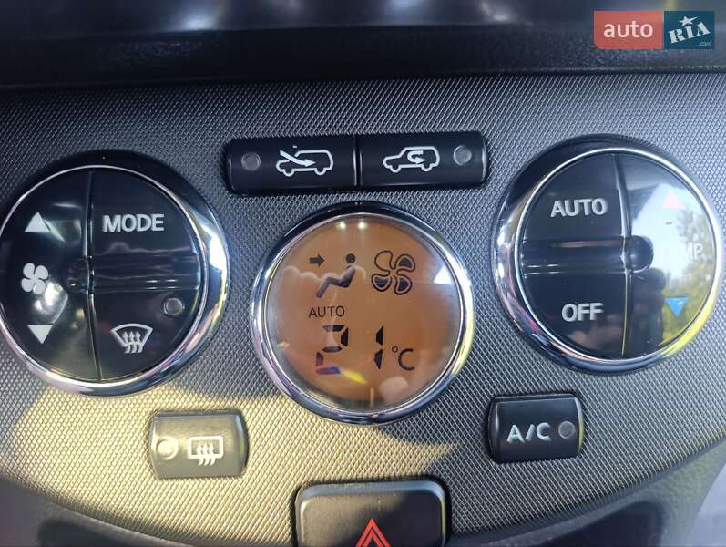 Хэтчбек Nissan Note 2006 в Виннице