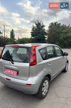 Хэтчбек Nissan Note 2008 в 