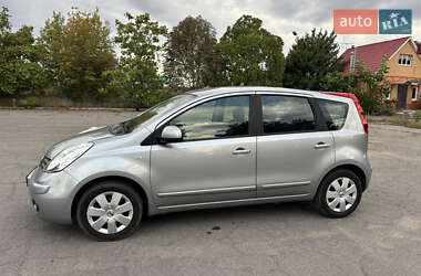 Хэтчбек Nissan Note 2008 в 