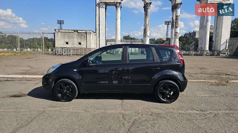 Хэтчбек Nissan Note 2009 в Каменском