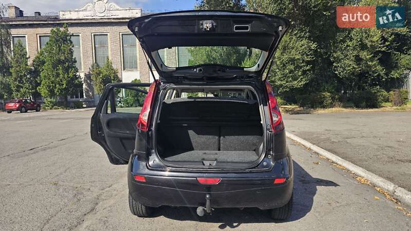 Хэтчбек Nissan Note 2009 в Каменском