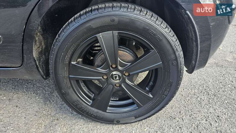 Хэтчбек Nissan Note 2009 в Каменском
