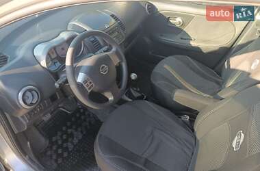Хэтчбек Nissan Note 2007 в 