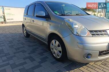 Хэтчбек Nissan Note 2007 в 