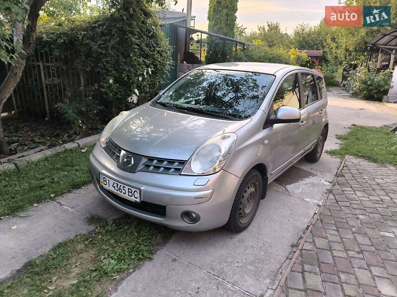 Хэтчбек Nissan Note 2008 в Гадяче