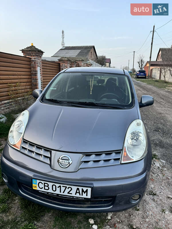Хэтчбек Nissan Note 2008 в 