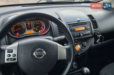 Хэтчбек Nissan Note 2006 в 