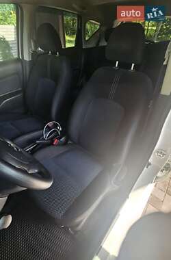 Хэтчбек Nissan Note 2013 в 