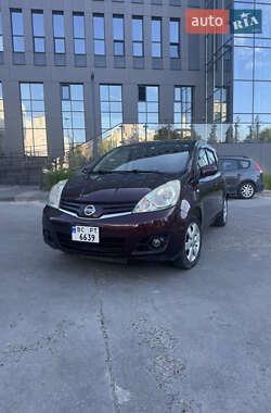 Хетчбек Nissan Note 2012 в 