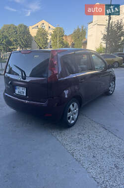 Хетчбек Nissan Note 2012 в 