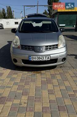 Хэтчбек Nissan Note 2008 в 