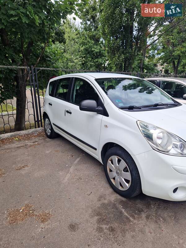 Хетчбек Nissan Note 2009 в Києві фото 2 Хетчбек Nissan Note 2009 в Києві