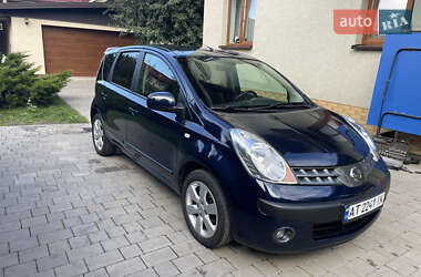 Хэтчбек Nissan Note 2007 в 