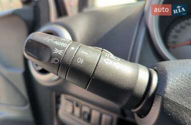 Хэтчбек Nissan Note 2007 в 