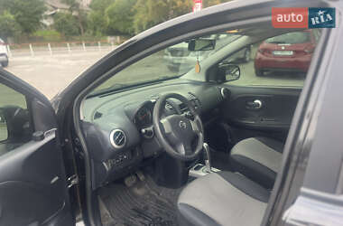Хэтчбек Nissan Note 2012 в 
